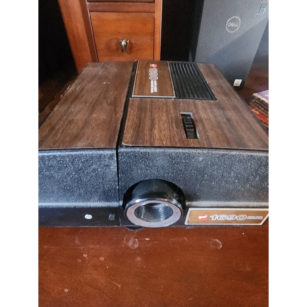 GAF Model 1690 Remote Control Automatic Focus Slide Projector Tested